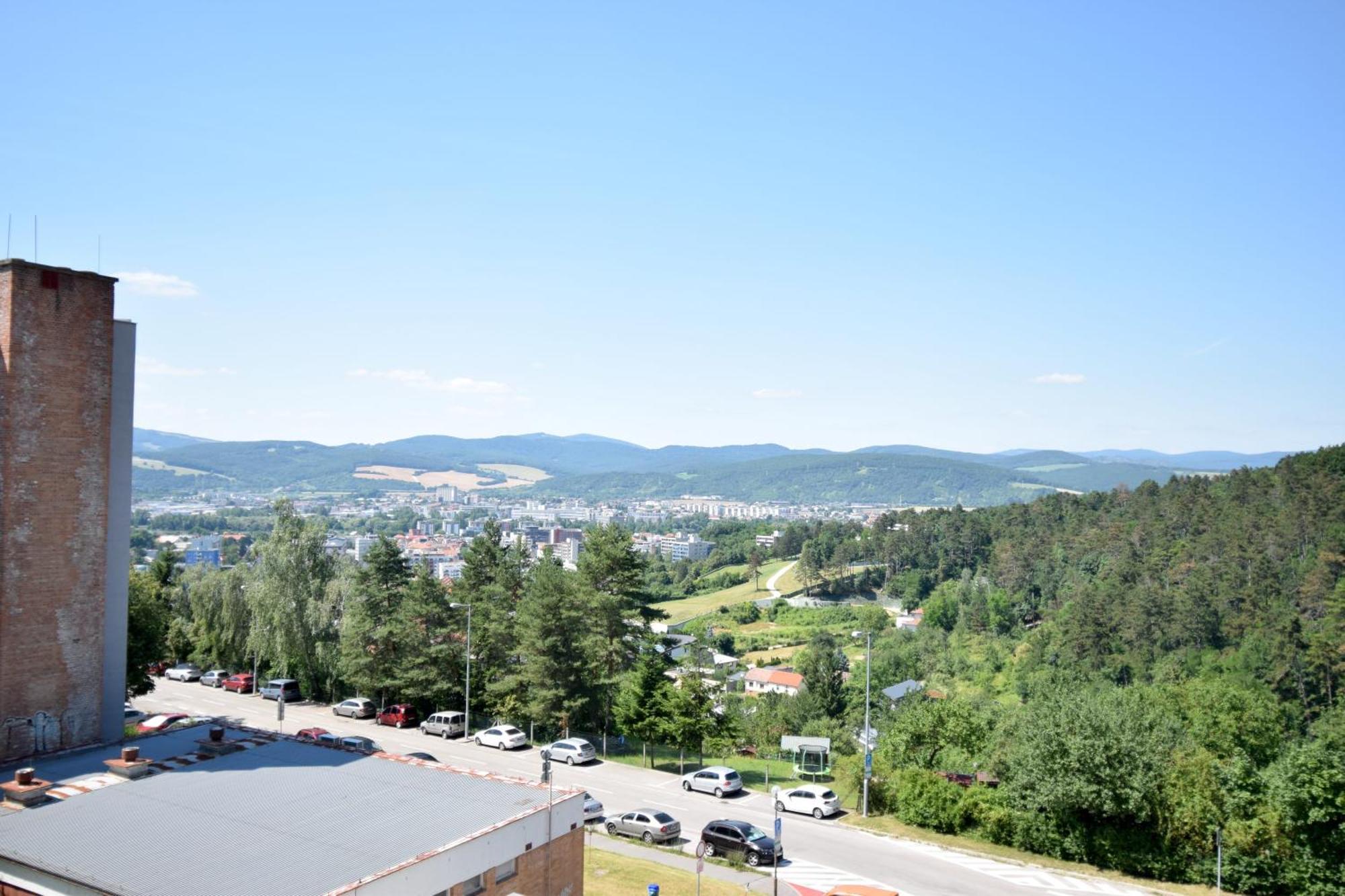 Saratovska Apartamento Trenčín Exterior foto